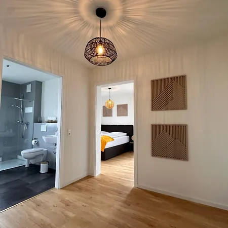 Amao-sepia I 86qm I King-size Beds I Netflix I Privat Balcony I Free Parking I Near Europapark Rheinhausen