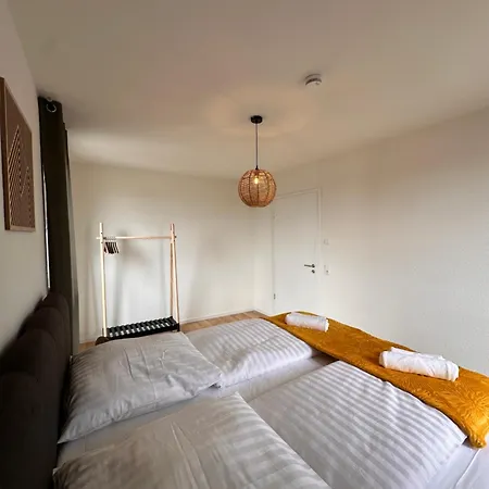 Amao-sepia I 86qm I King-size Beds I Netflix I Privat Balcony I Free Parking I Near Europapark * Rheinhausen