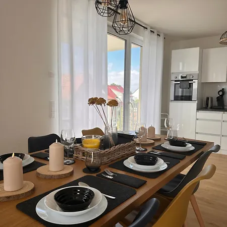 Apartment Amao-sepia I 86qm I King-size Beds I Netflix I Privat Balcony I Free Parking I Near Europapark Rheinhausen